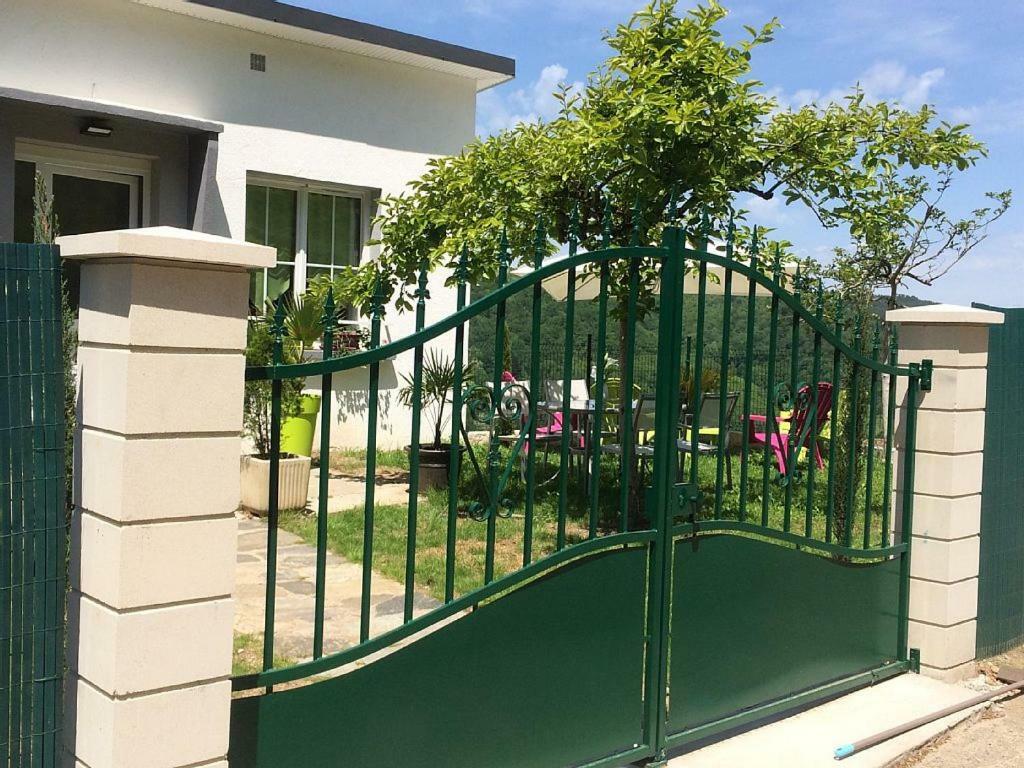Villa Maison Blanche Tulle 1 A 4 Personnes Exteriér fotografie